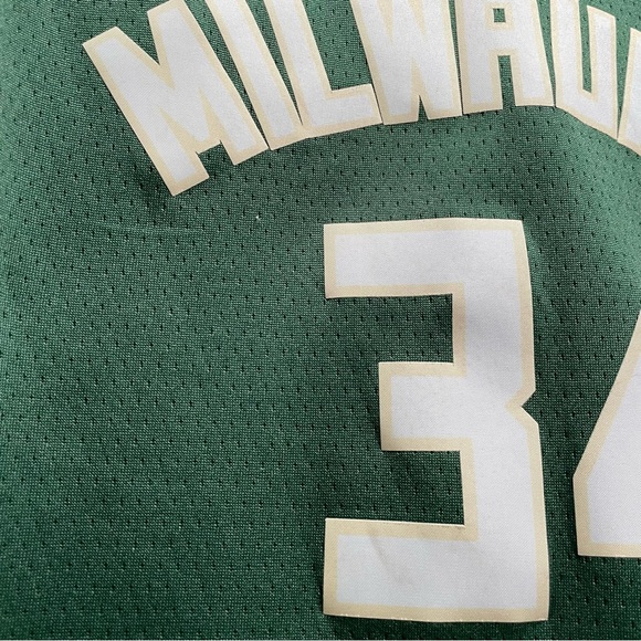 Milwaukee Bucks Giannis Antetokounmpo Nike Green Swingman Jersey Icon Edition - Picture 2 of 7